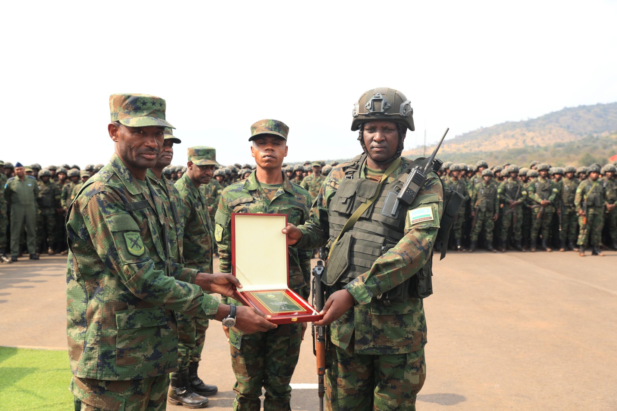 Abasirikare “barwanira Ku Butaka” Muri RDF Basoje Imyitozo Idasanzwe ...