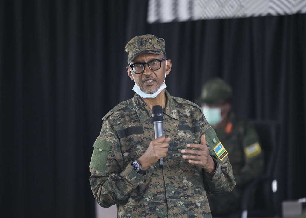 Perezida Kagame Yashimye Abarinda Umutekano W’igihugu Ko Babikorana ...