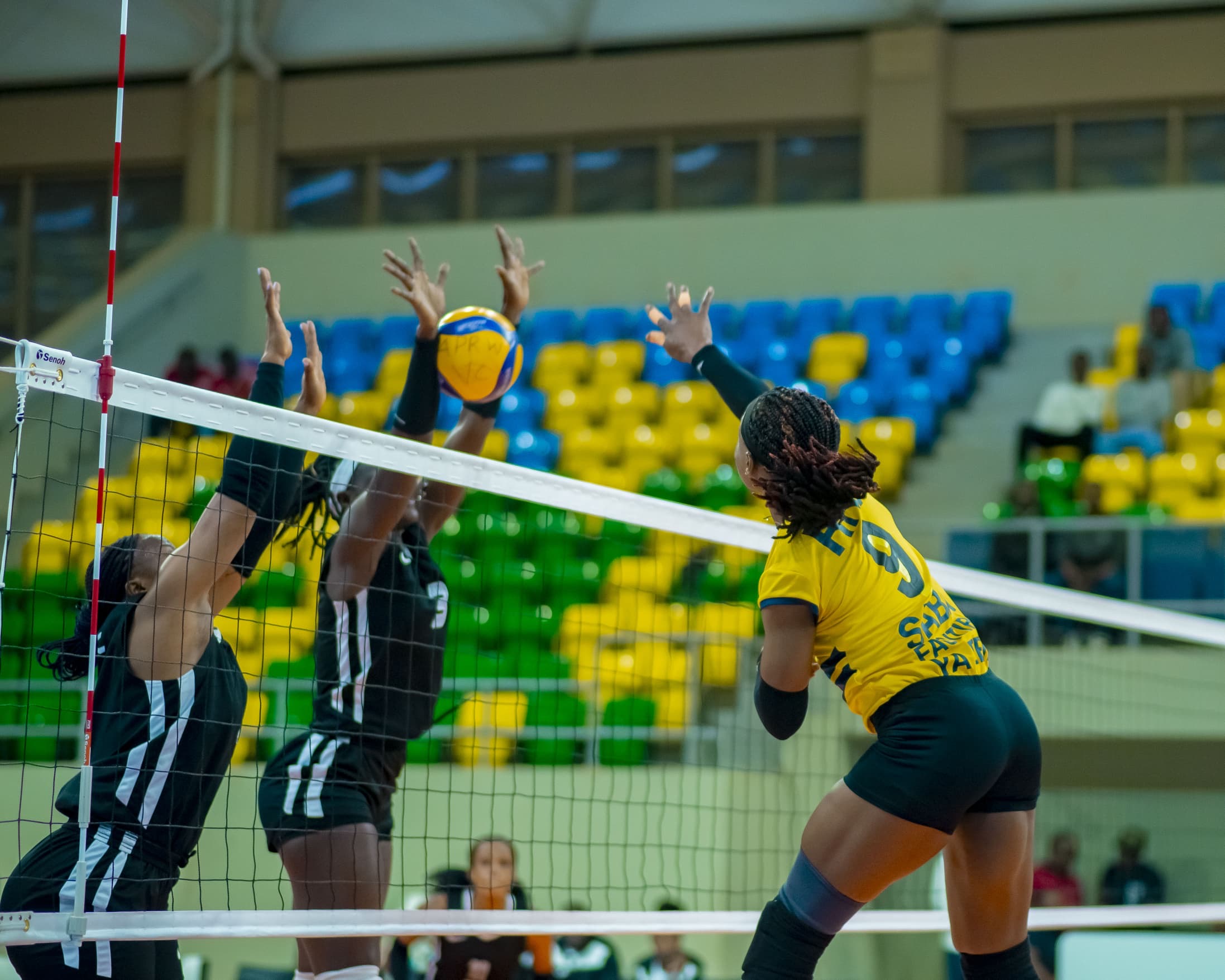 Volleyball APR na RRA zamwenyuye AMAFOTO Umuseke