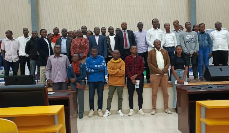 Urubyiruko rwasabwe kutarangamira inkunga z’intica ntikize